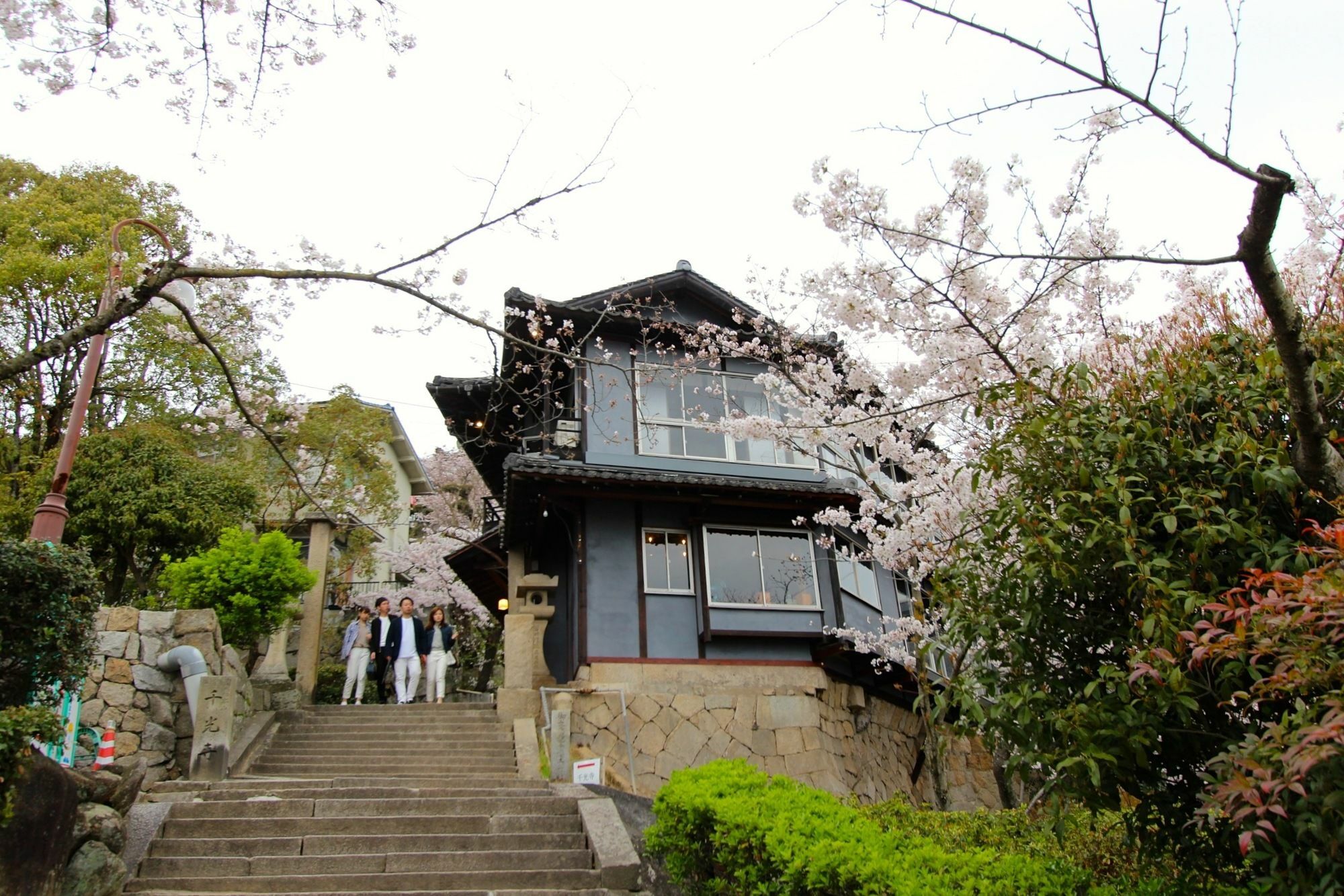 Onomichi Guest House Miharashi-Tei Экстерьер фото